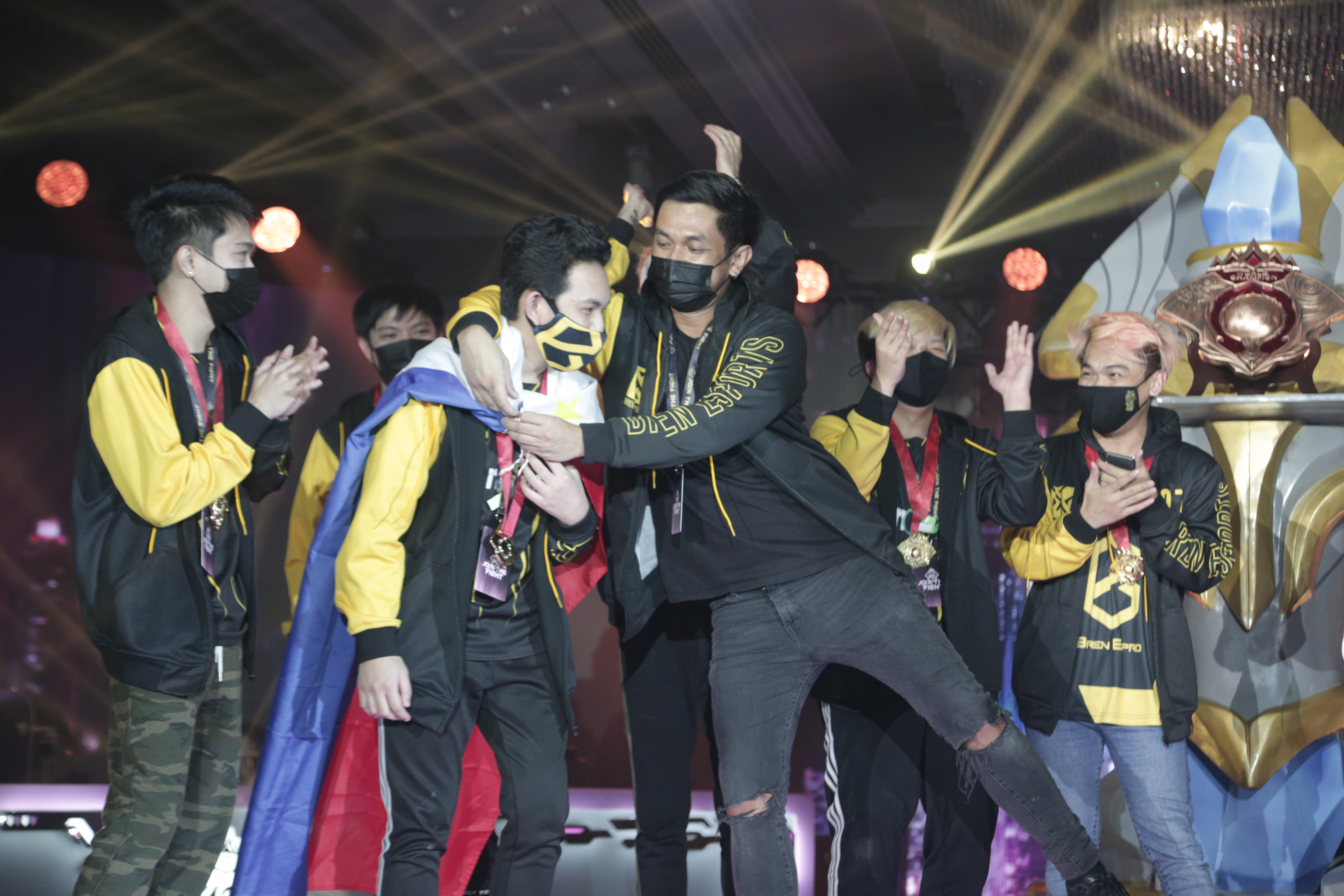 紧张刺激的比赛，赛场上风云莫测的简单介绍